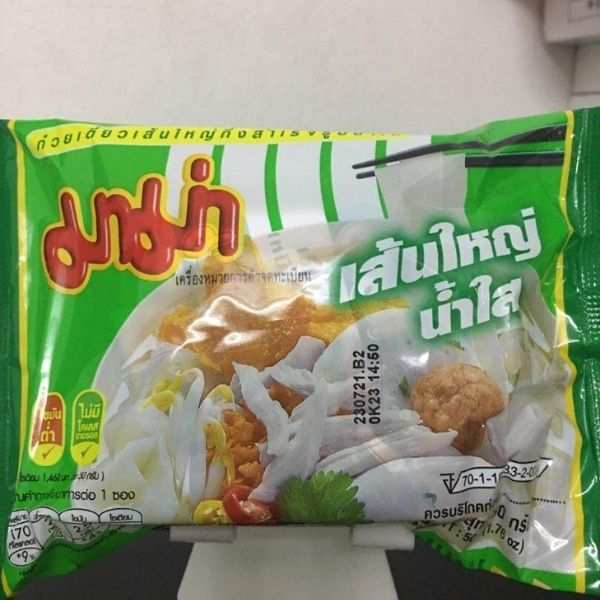 ก๋วยเตี๋ยวเส้นใหญ่กึ่งสำเร็จรูปน้ำใส ( 50g x แพค 6 ซอง )