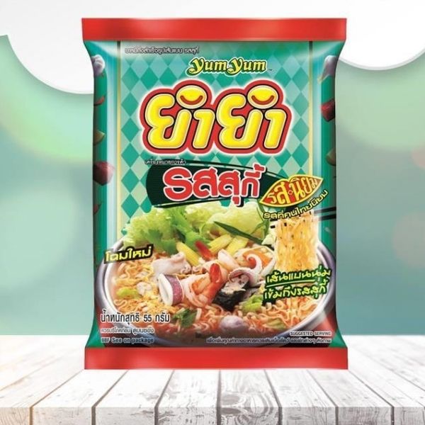 บะหมี่กึ่งสำเร็จรูปเส้นแบน รสสุกี้ 55g ( แพค 10 ซอง )
