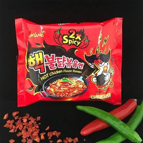 บะหมี่กึ่งสำเร็จรูปแบบแห้ง รสไก่สูตรเผ็ดมาก 140g ( แพค 5 ห่อ )