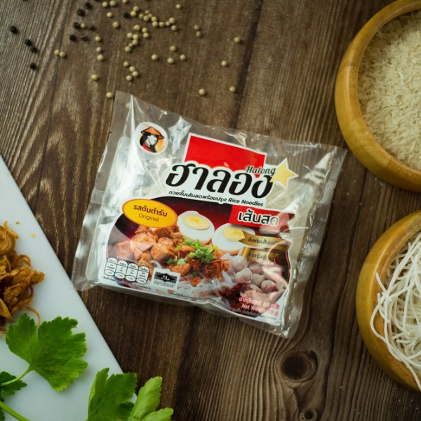 ก๋วยจั๊บเส้นสดพร้อมปรุง รสต้นตำรับ 80g